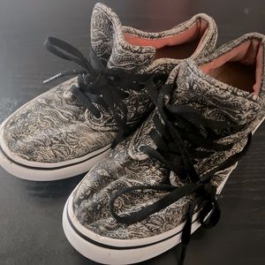 VANS WOMANS STYLISH SHOE